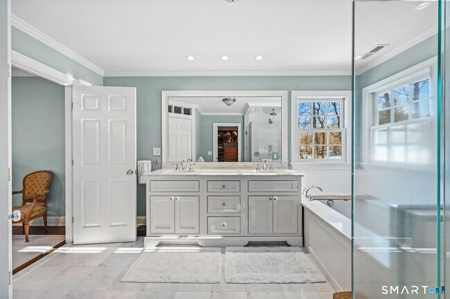 Building Photo - 61 Bittersweet Ln