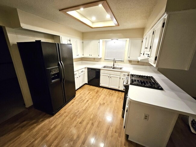 Building Photo - 6423 Plankton Dr