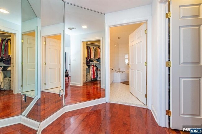 Building Photo - 115 Kensington Ln