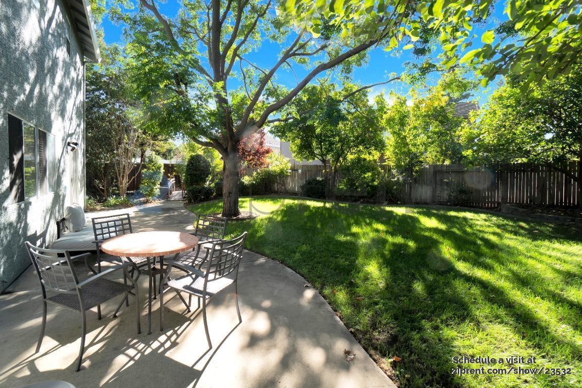 Building Photo - 9404 Fox Den Ct