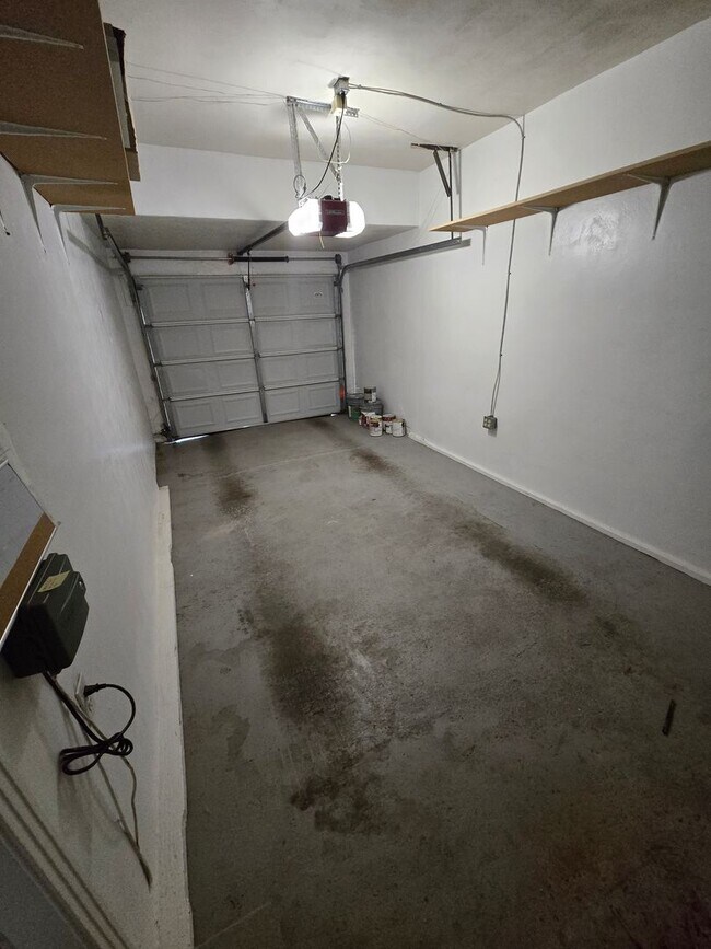 Building Photo - Cute 2 Bedroom Home in the College Neighbo...