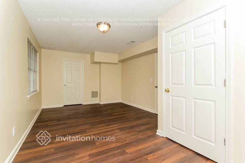 Building Photo - 1131 Collyns Ct
