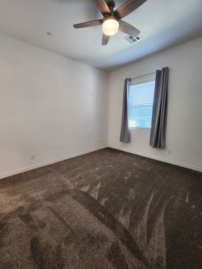 Building Photo - Guard-Gated Cadence 55+ Community | 2 Bed | Single Story Home