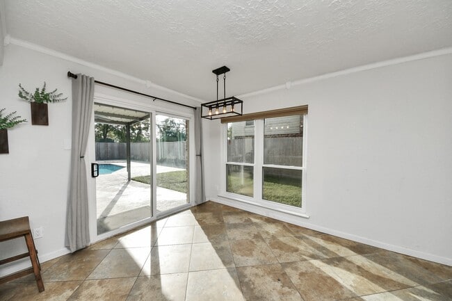 Building Photo - 601 E Castle Harbour Dr