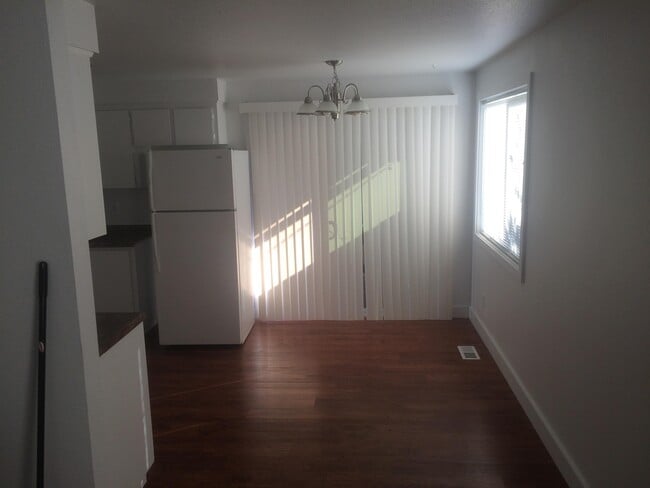 Building Photo - 3050 Brittany Dr