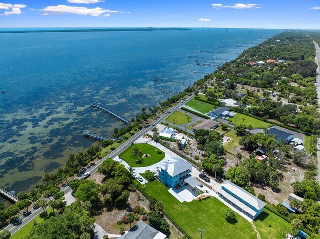 Building Photo - 5203 S Indian River Dr