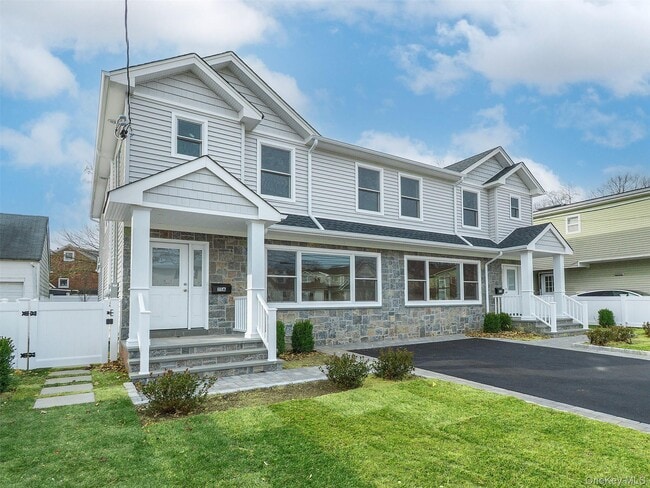 Building Photo - 35 Dunwood Rd