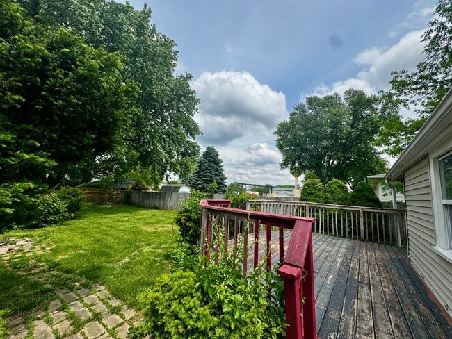 Building Photo - Charming 2-Bed, 1-Bath Single-Family Home in Coal Valley – Available Now!