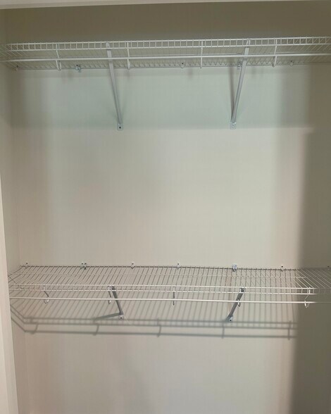 Plenty of shelving - 2304 Belle Ave NE