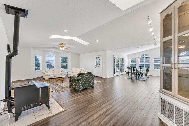 Building Photo - 2430 Telluride Dr