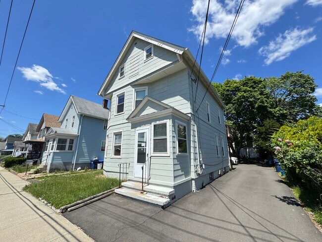 Building Photo - 35 Dana St