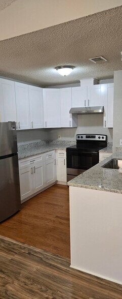 Building Photo - 1268 Britain Dr