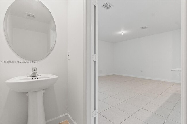 Building Photo - 26487 SW 148th Ave