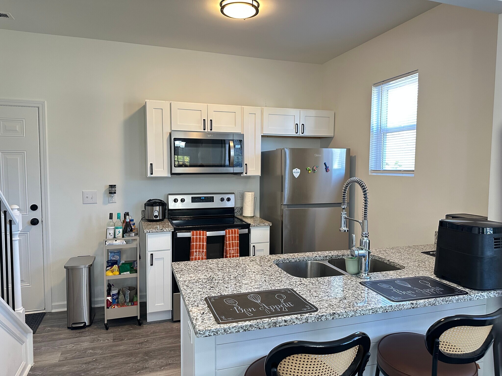 Building Photo - 152 Gregg St