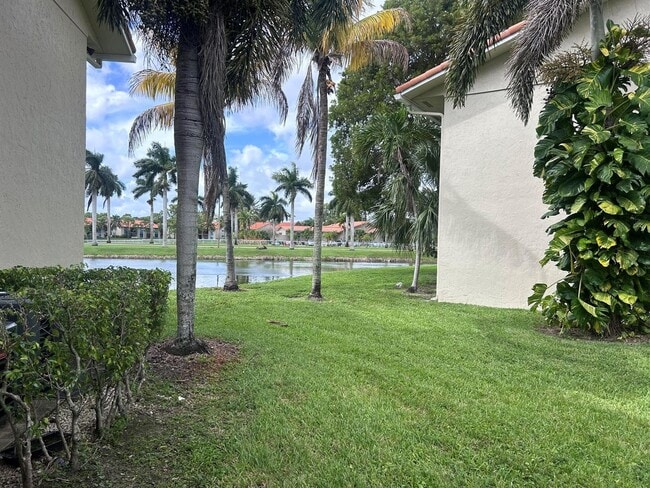 Building Photo - 1525 Lake Crystal Dr