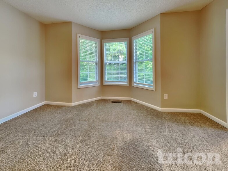 Building Photo - 113 Ivy Brook Dr
