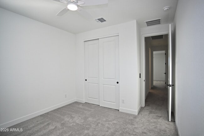 Building Photo - 745 W Sparrow Dr