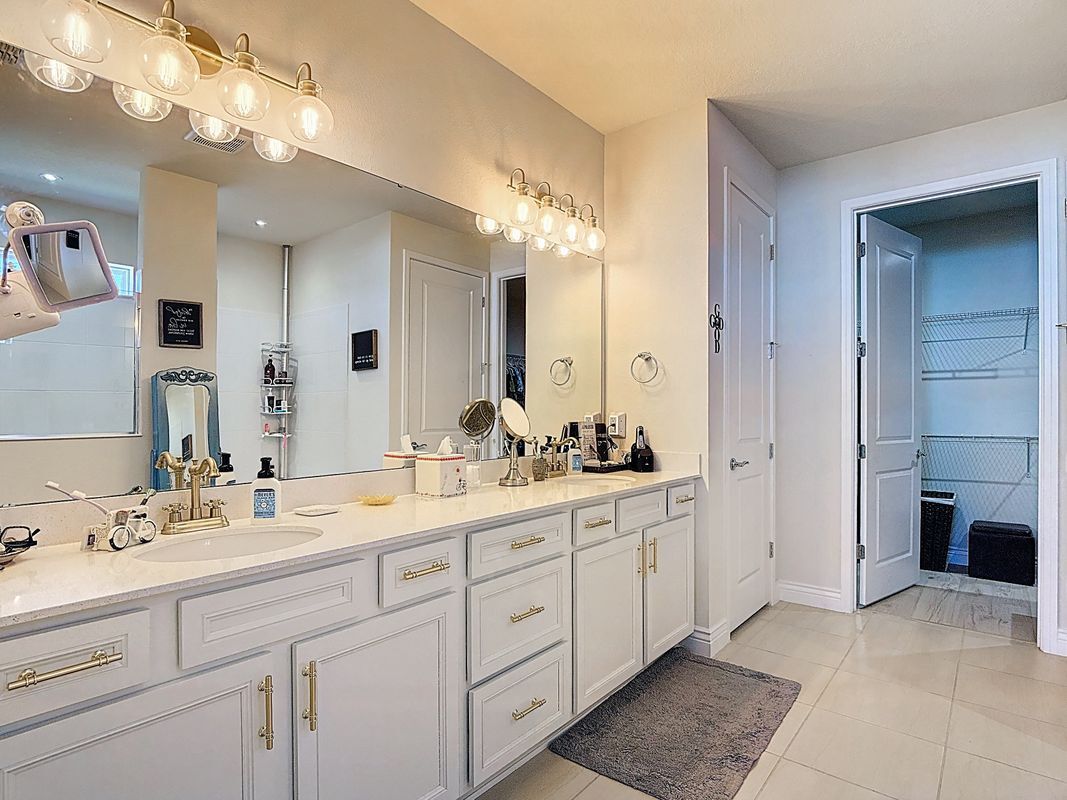 Building Photo - 6485 Shimmering Shrs Ln