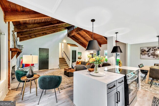 Building Photo - 3870 Northpoint Dr