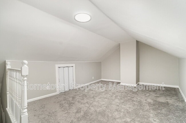 Building Photo - 606 North St