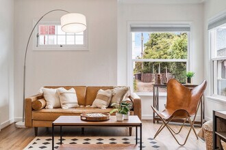 Building Photo - 715 W Wheeler St