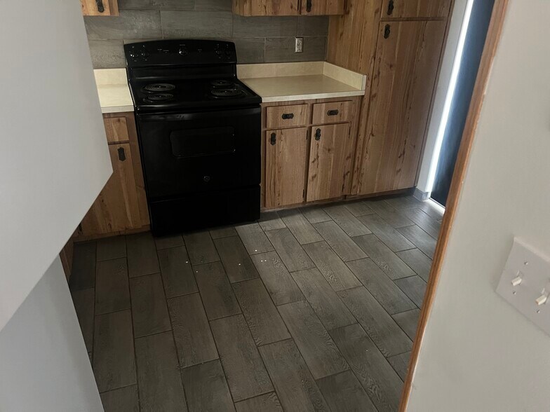 Building Photo - 5812 Blue Dahlia Way