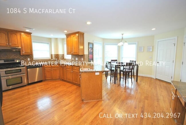 Building Photo - Beautiful Home in Lake Vista