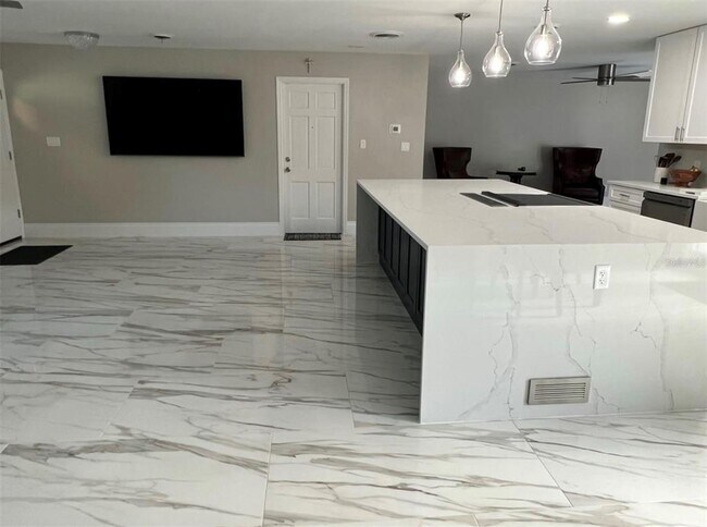 Building Photo - 1420 Lyndale Blvd