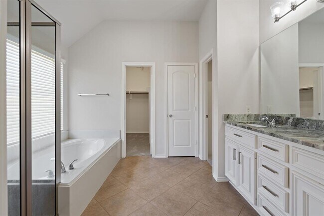 Building Photo - 2707 Oak Pass Ct
