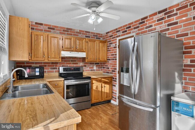Building Photo - 134 Ashley Dr