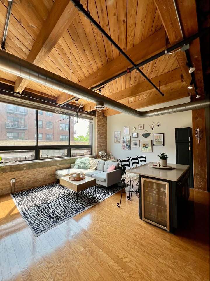 Building Photo - 234 E Reservoir Ave