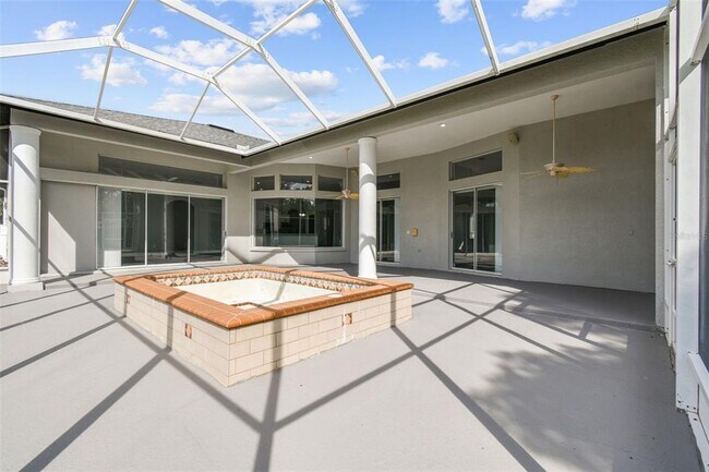 Building Photo - 6644 Country Club Rd
