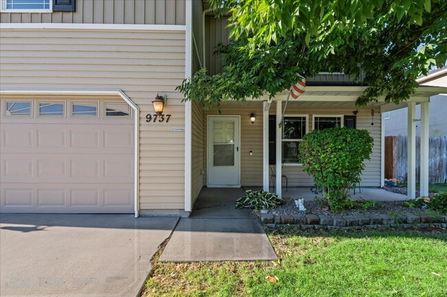 Building Photo - Beautiful & Spacious 4-Bedroom Home with 3...