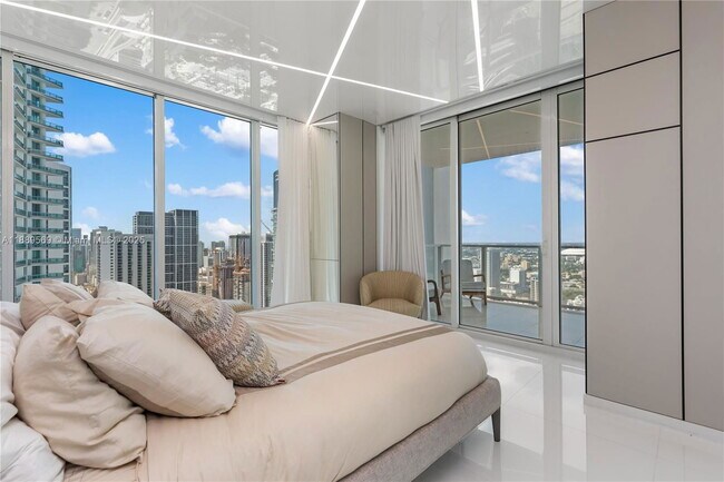 Building Photo - 1040 Biscayne Blvd