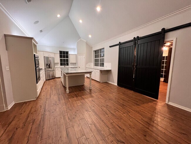 Building Photo - Gorgeous home in Greenacres -North Bossier... Close to Barksdale Air Force Base
