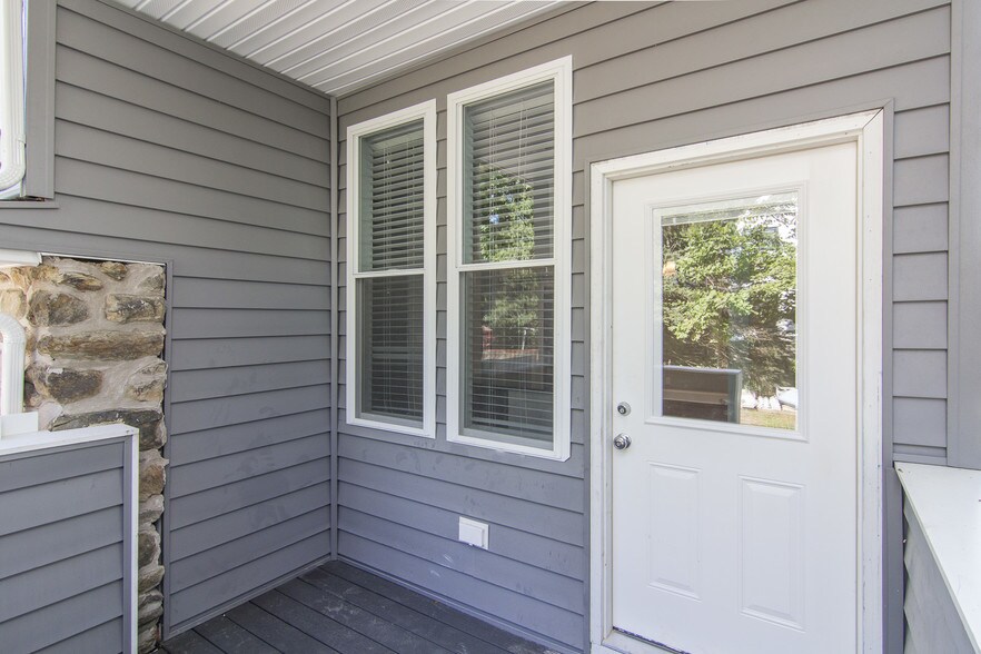 Back entrance - 125 Windsor Ave