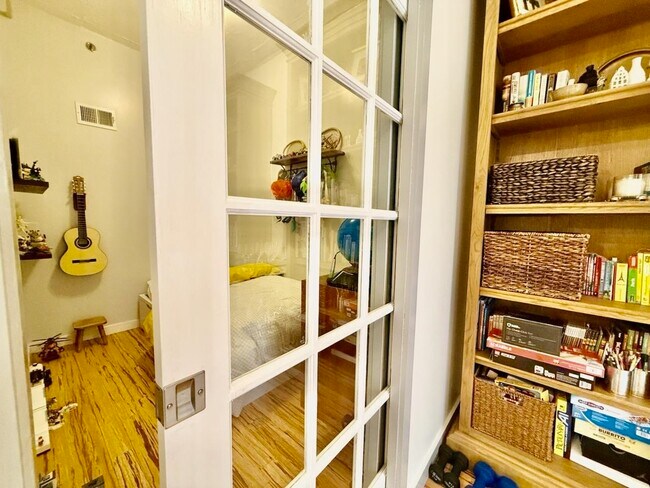 Building Photo - 232 Pavonia Ave