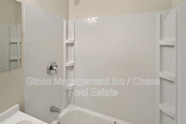 Building Photo - 1021 Tollview Ave