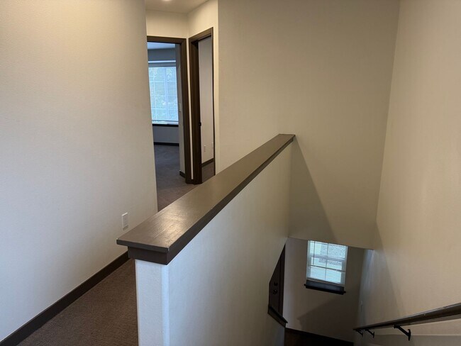 Building Photo - 215 N 76th Ave