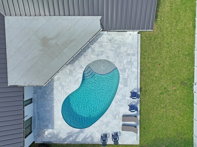 Building Photo - 1248 N Harbor Dr