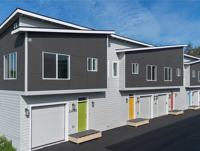 Primary Photo - Beautifully designed condo!