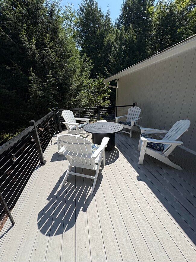 Building Photo - 121 Upper Bay Rd