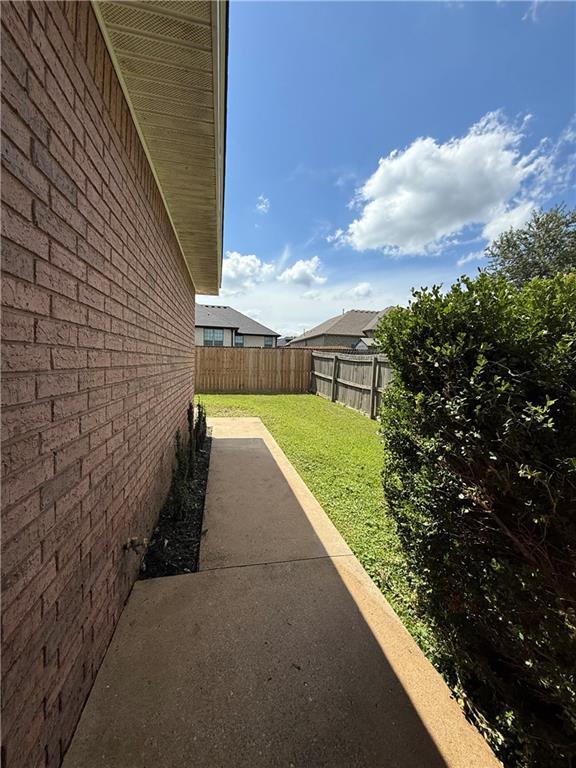 Building Photo - 663 Appleridge Dr