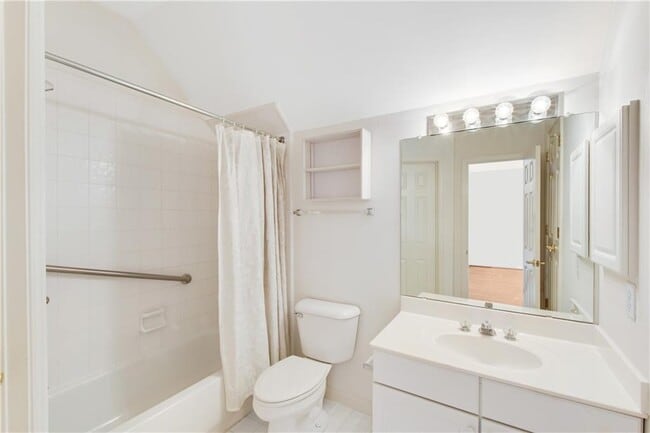 Building Photo - 290 Windsor Gate Cove NE