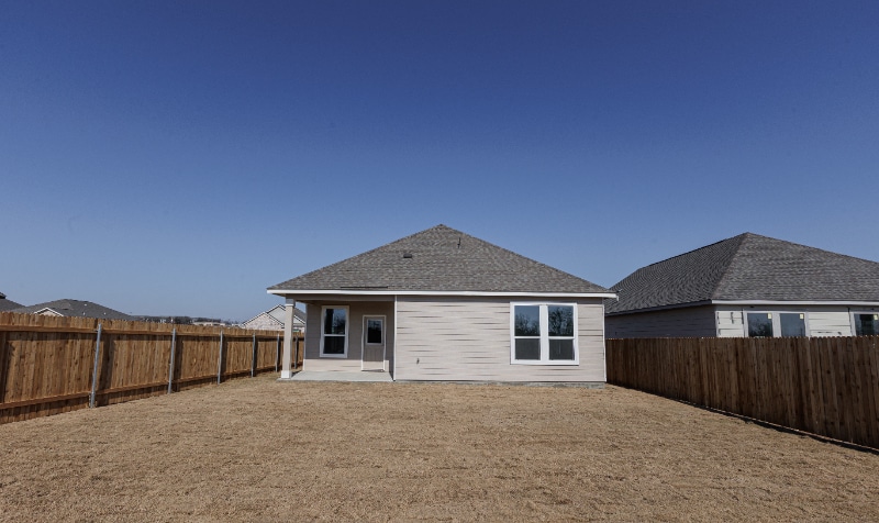 Building Photo - 1400 Carriageway Dr