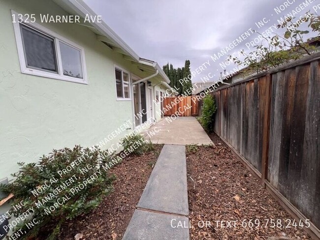Building Photo - 1325 Warner Ave