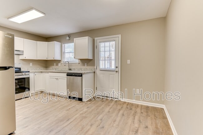 Building Photo - 144 Chalet N Blvd