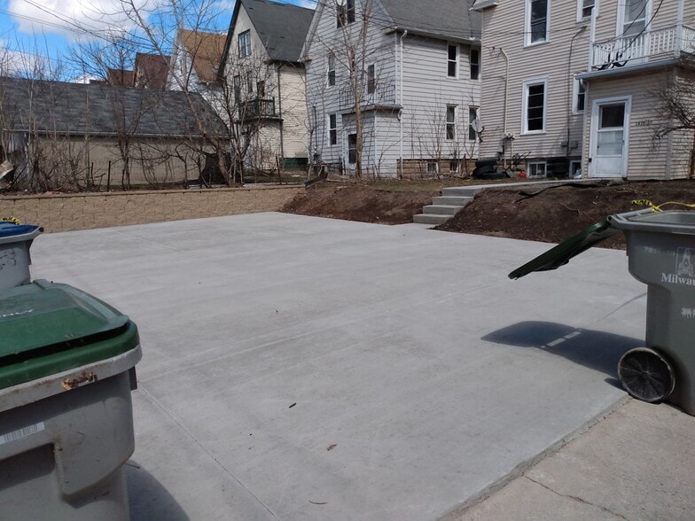 Building Photo - 2837 N Cramer St