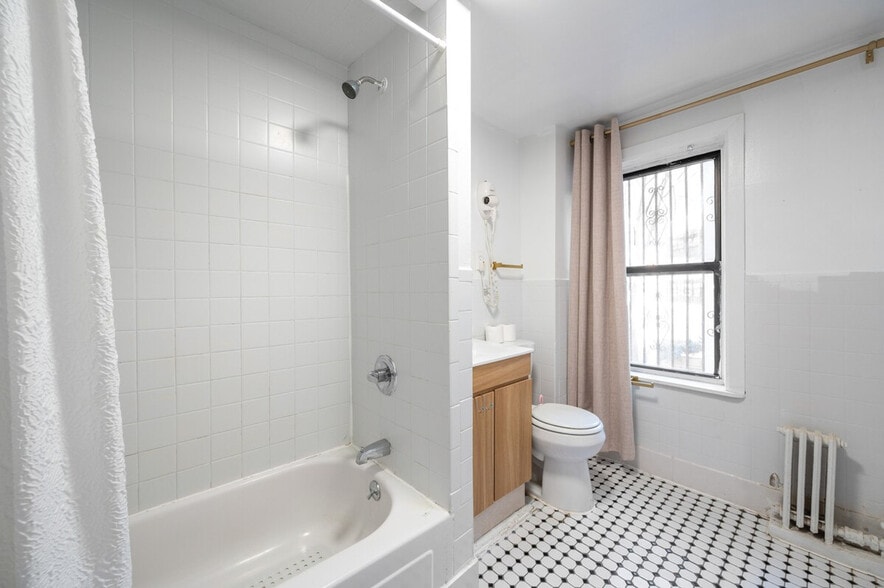 Building Photo - 338 9th Ave