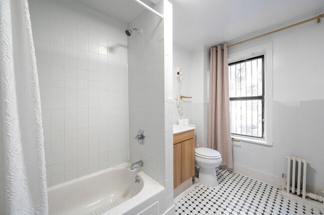 Building Photo - 338 9th Ave